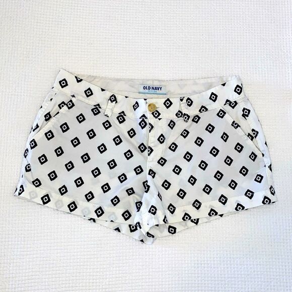 Old Navy Bundle Two Shorts 3 1/2” - Picture 2 of 6